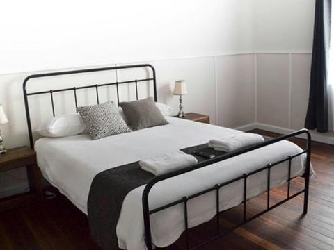 Double room at George IV Inn pub style accommodation