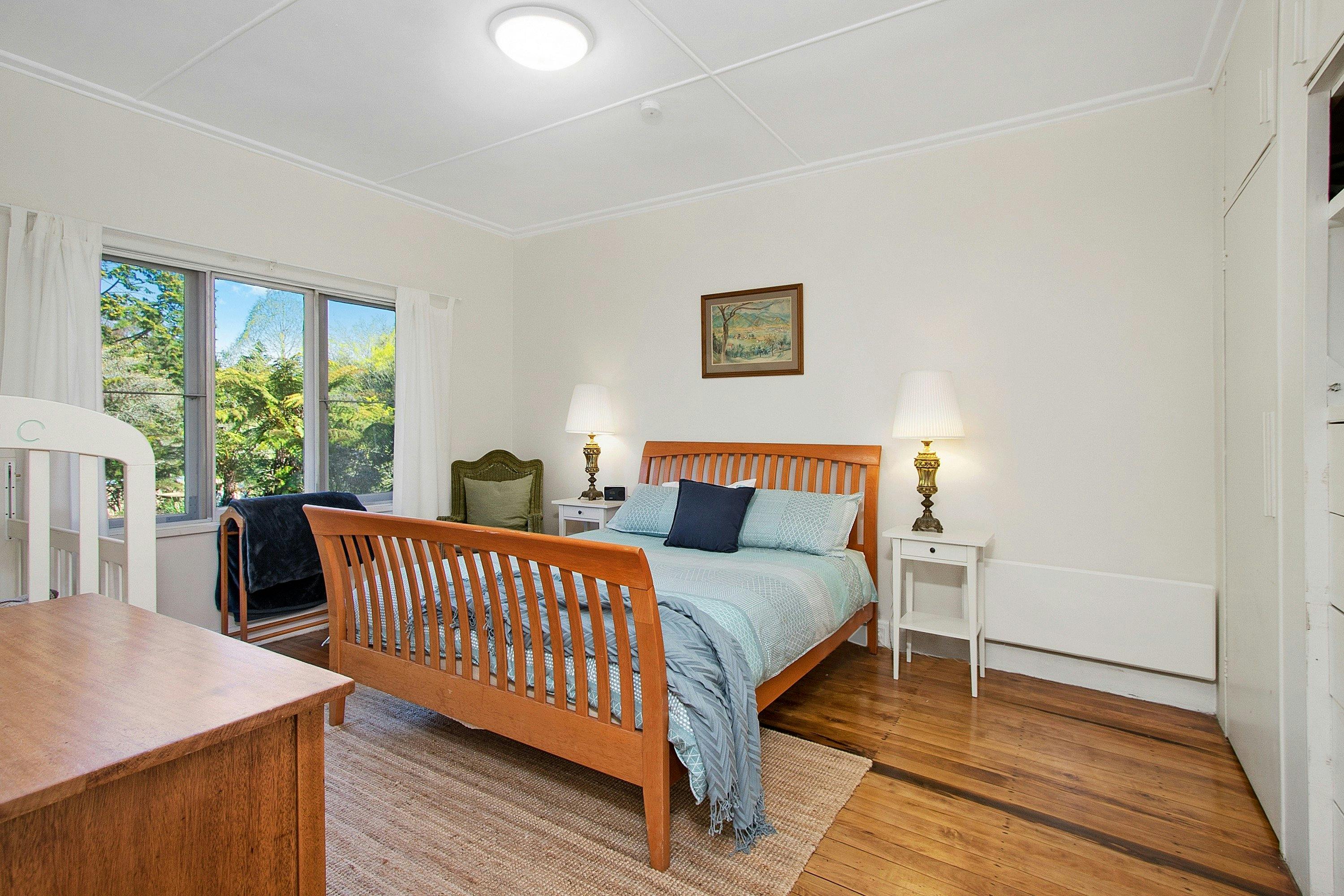 Main bedroom - Queen