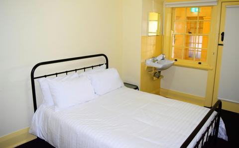 Grafton Hotel, Grafton NSW - Double Room, Shared Bathroom