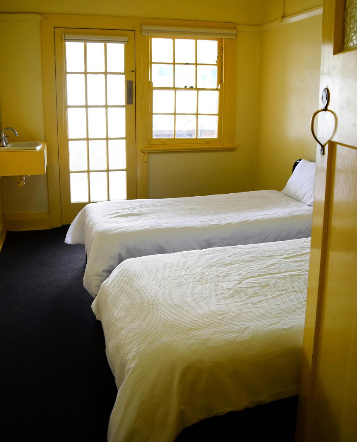 Grafton Hotel, Grafton NSW - Twin Room, Shared Bathroom