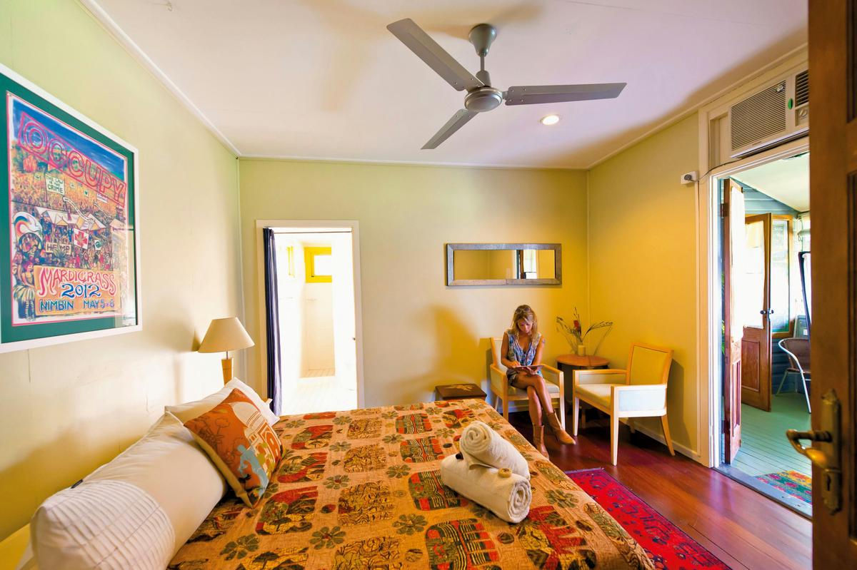grey gum lodge room