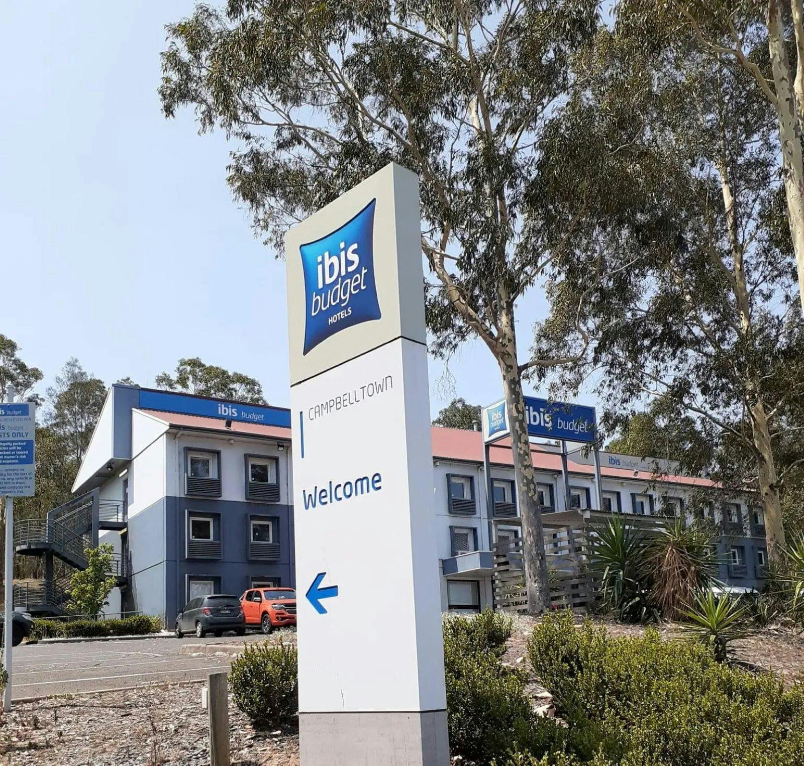 entrance sign at Ibis Budget Campbelltown