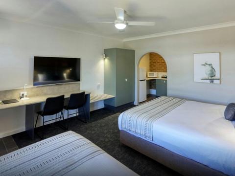 Deluxe Twin Room with double bed and single bed