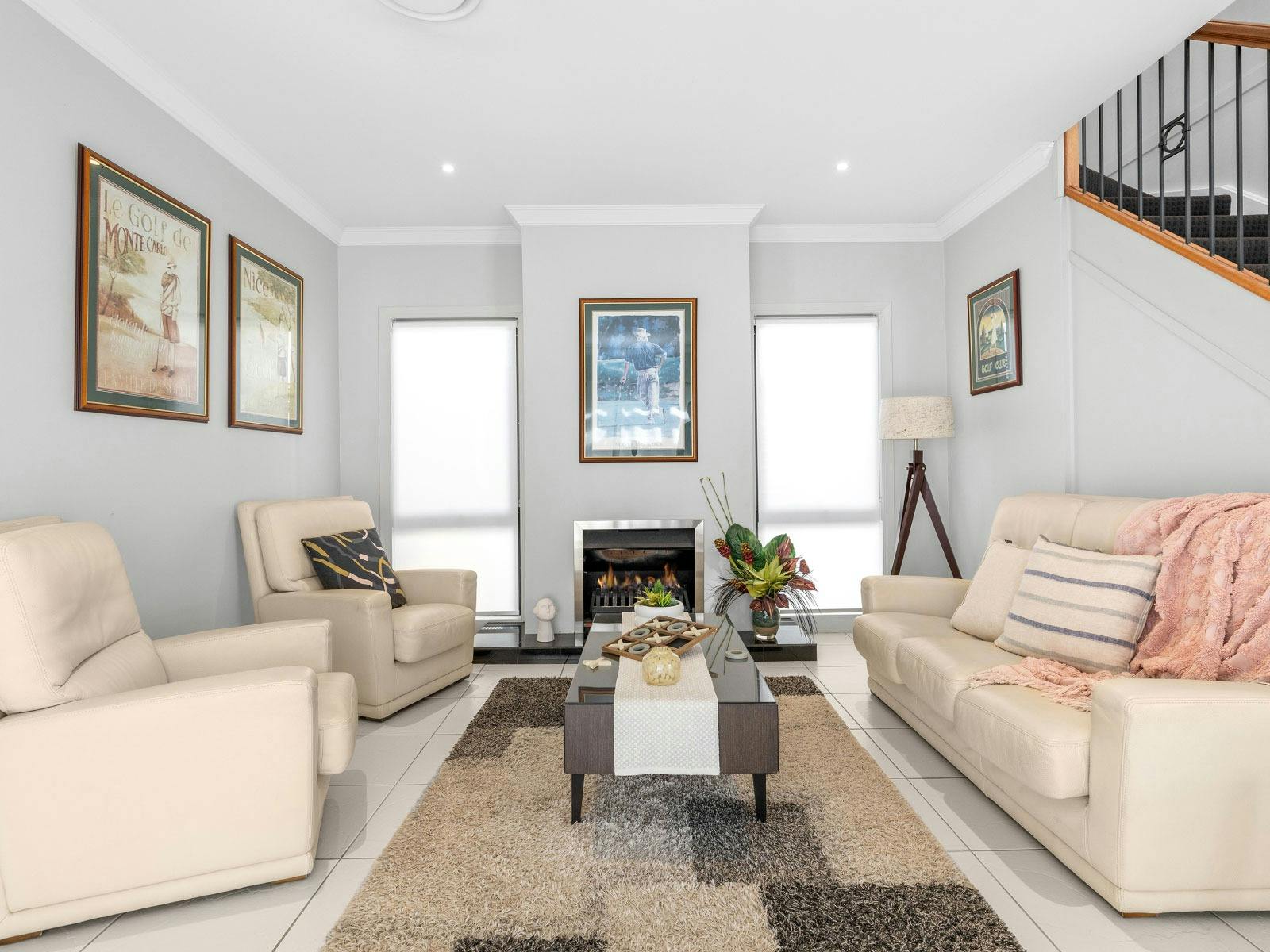 Hunter Valley Lodge lounge room with fireplace