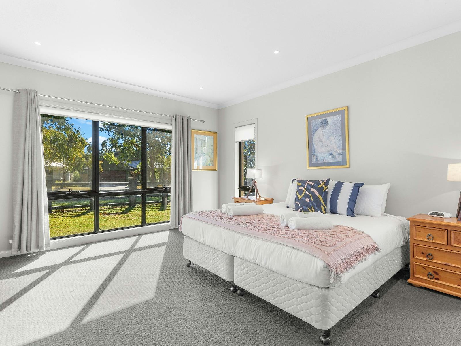 Hunter Valley Lodge bedroom