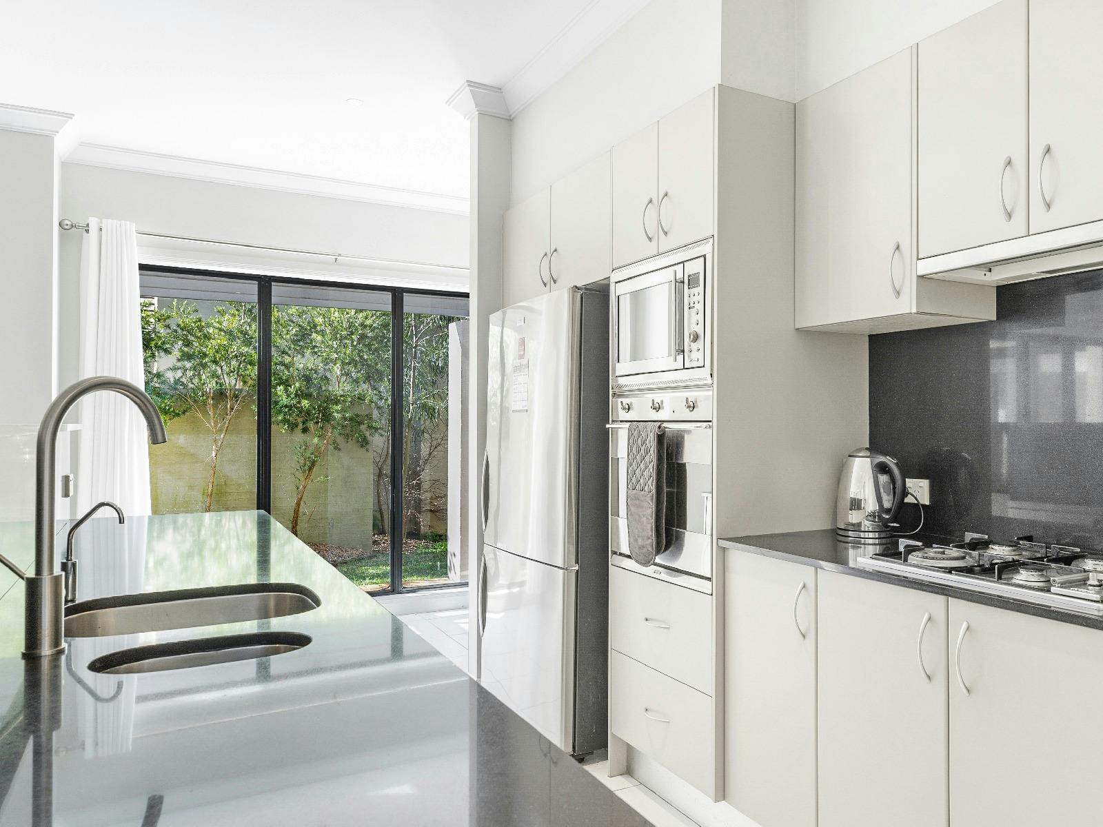 Hunter Valley Lodge kitchen