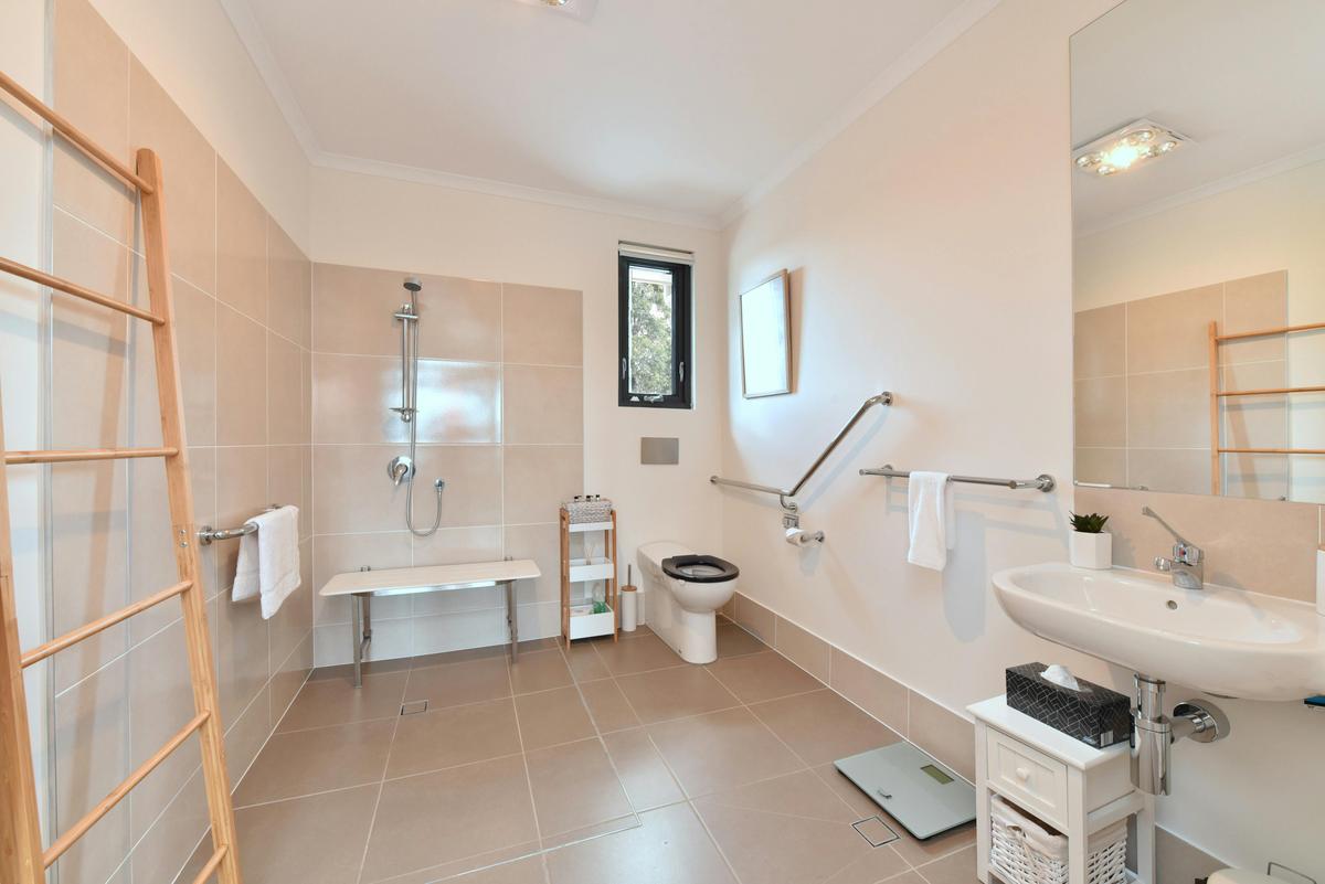 Bedroom 1 Ensuite