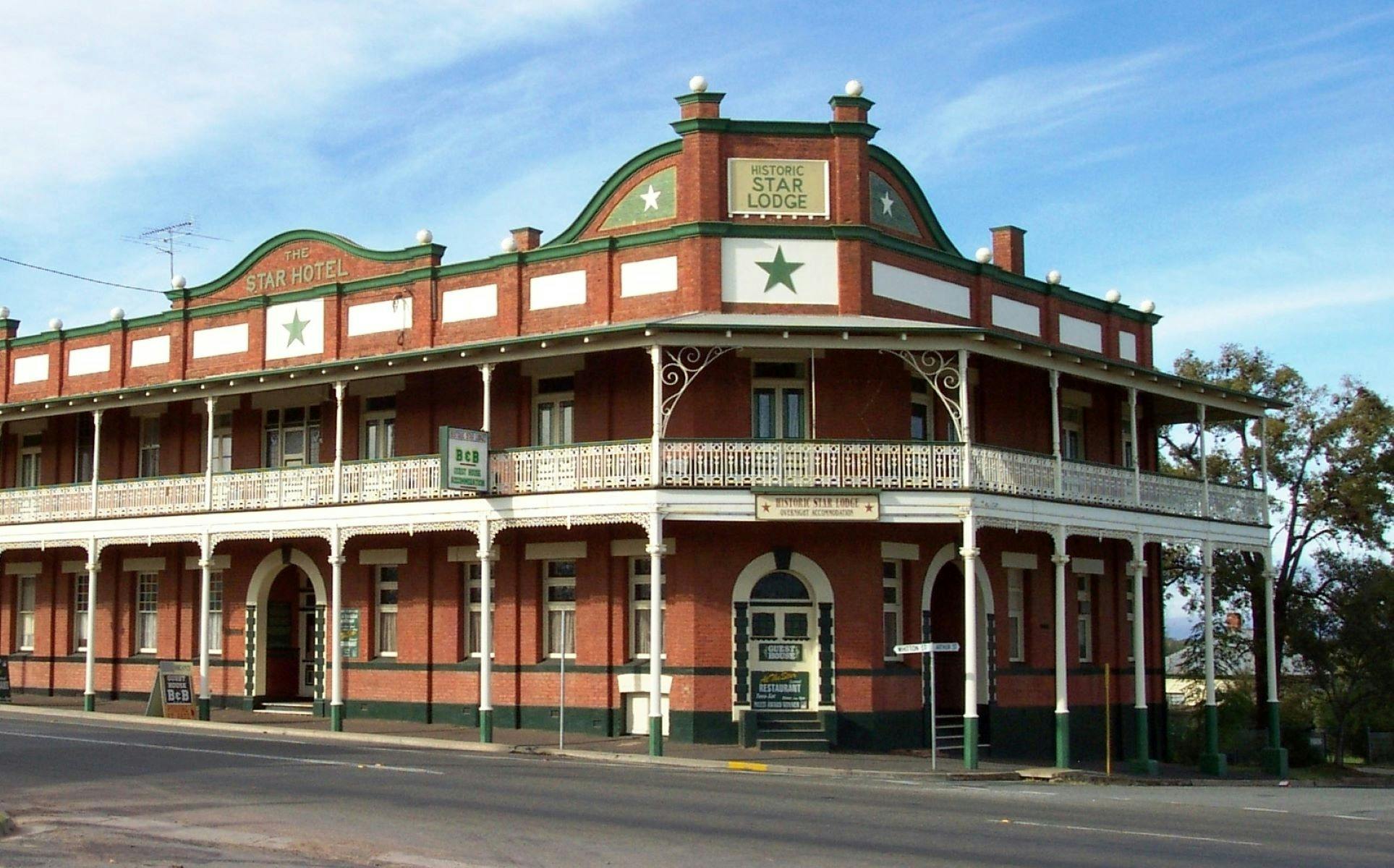 The Star - Exterior