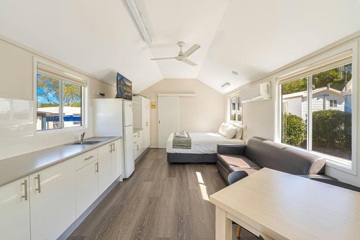 1 Bedroom Parkview Cabin Living