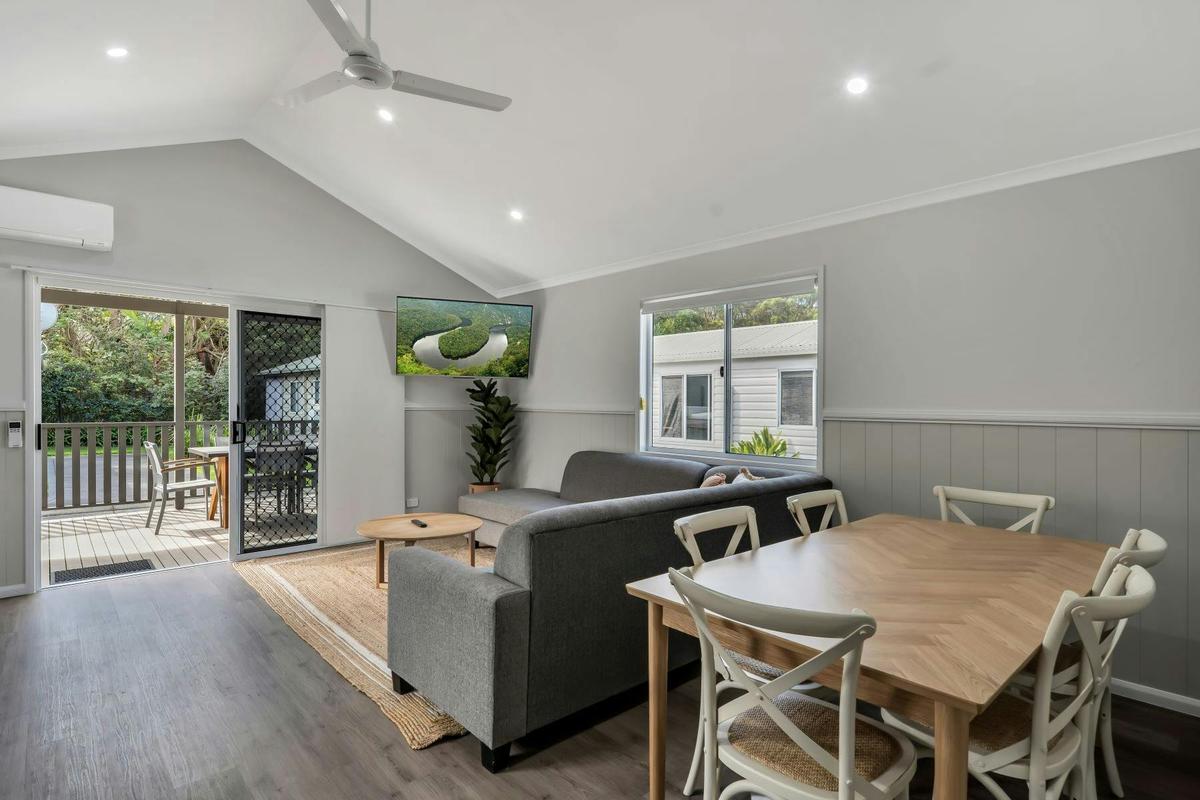 2 Bedroom Bottlebrush Cabin