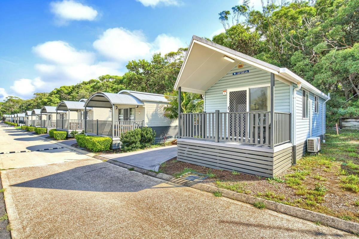 1 Bedroom Parkview Cabin Exterior