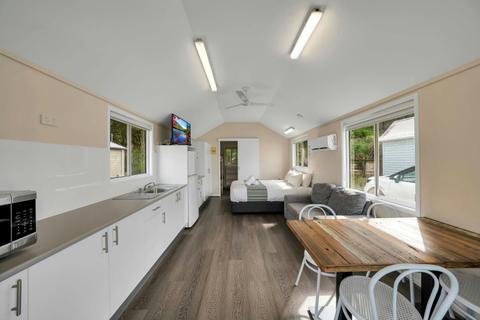 1 Bedroom Parkview Cabin Living