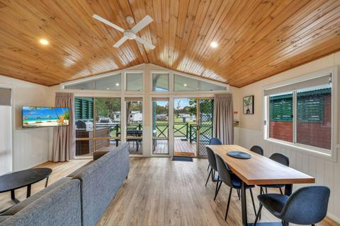 Deluxe Park View Cabin Living