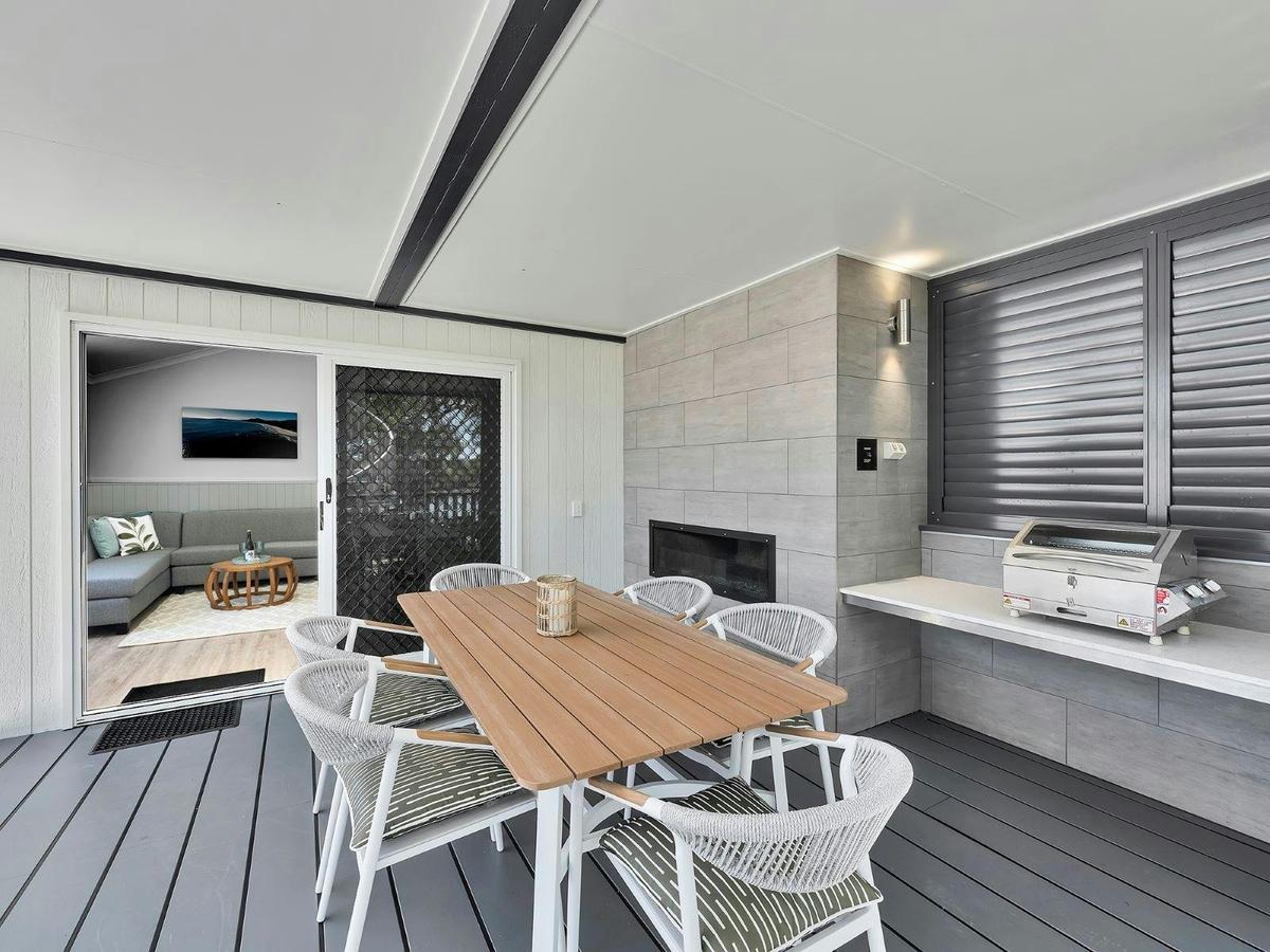 2 Bedroom Waterfront Sky Deck Villa