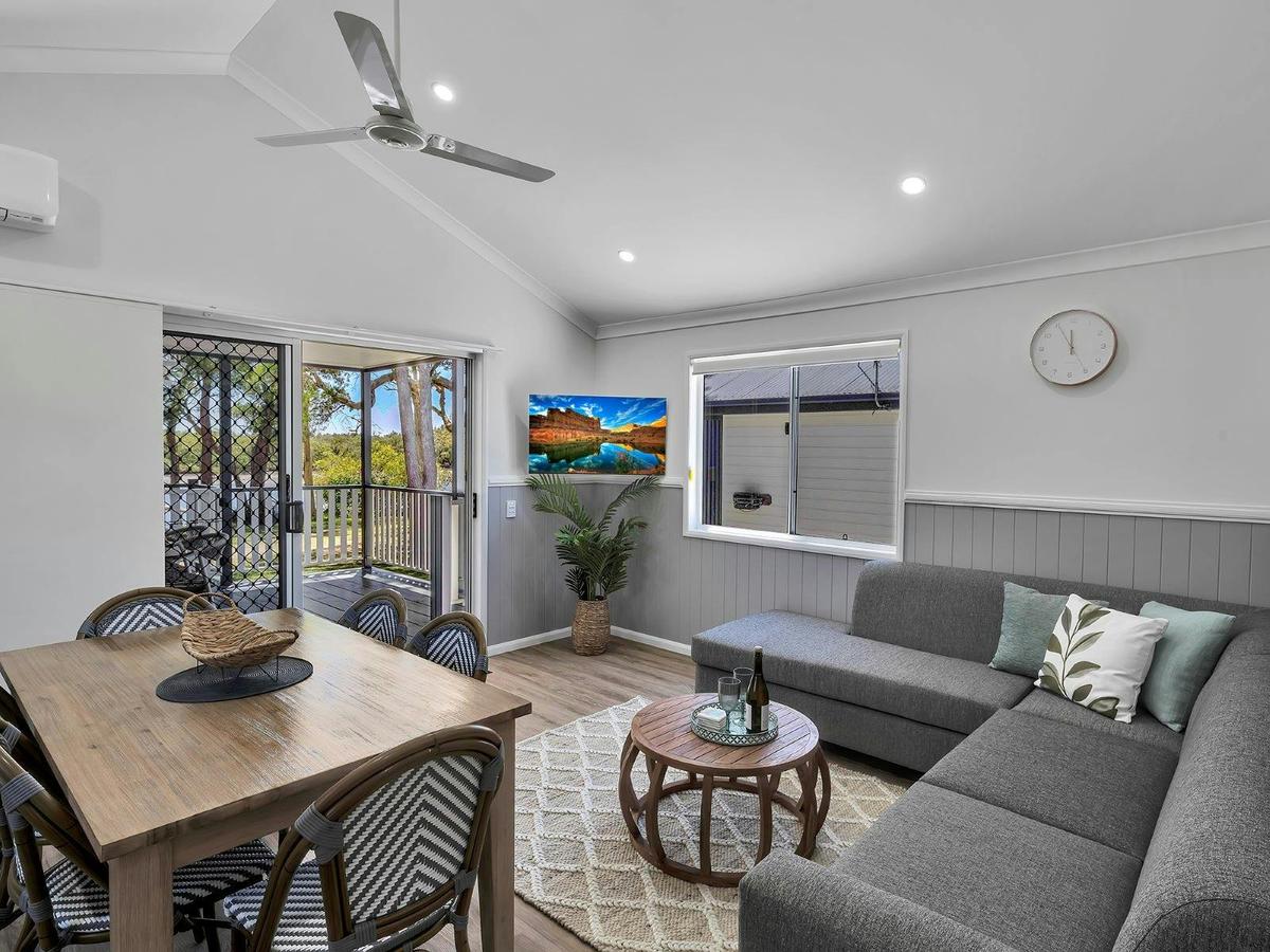 2 Bedroom Waterfront Sky Deck Villa