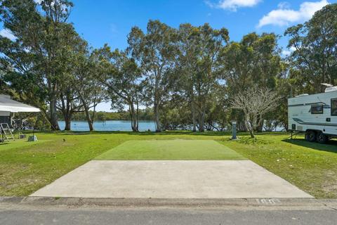 Premium Powered Waterfront Site