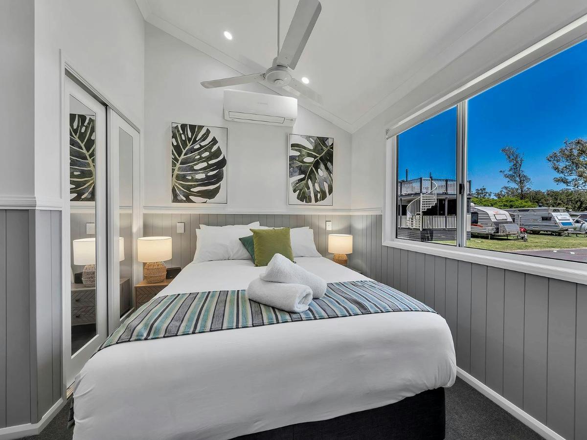 2 Bedroom Waterfront Sky Deck Villa