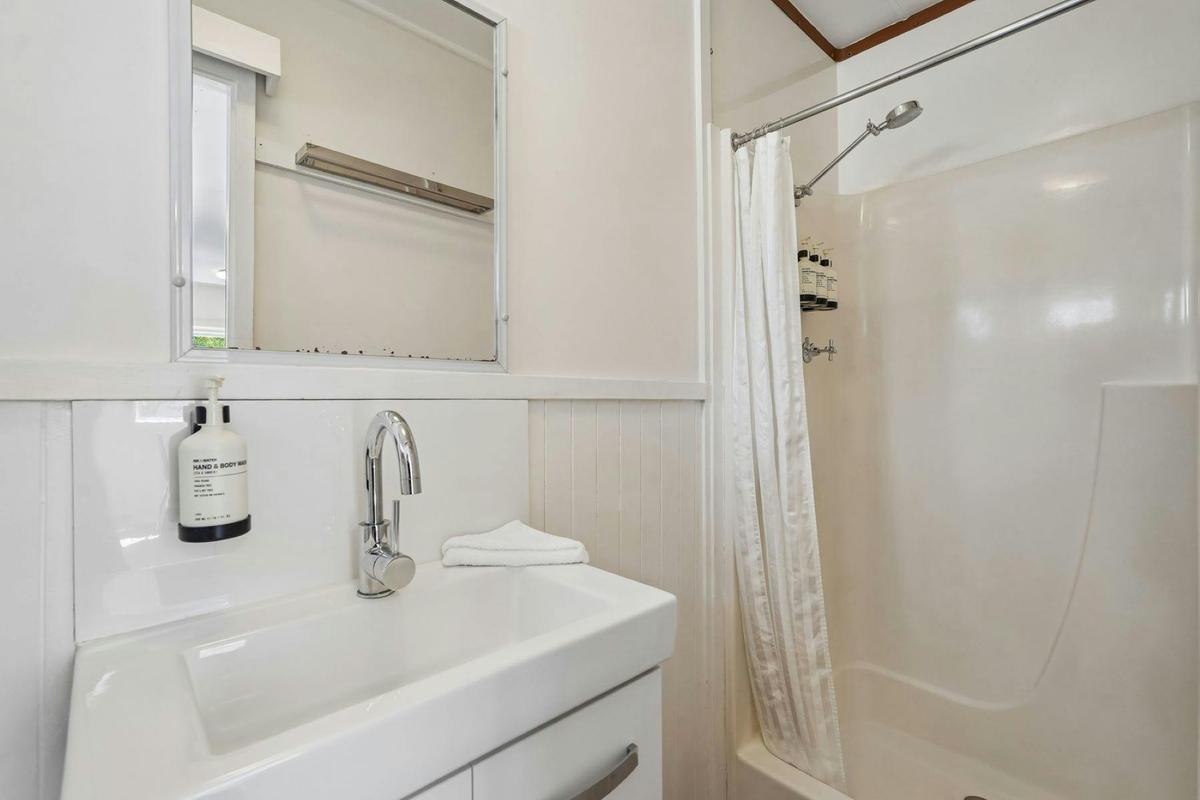 1 Bedroom Standard Cabin