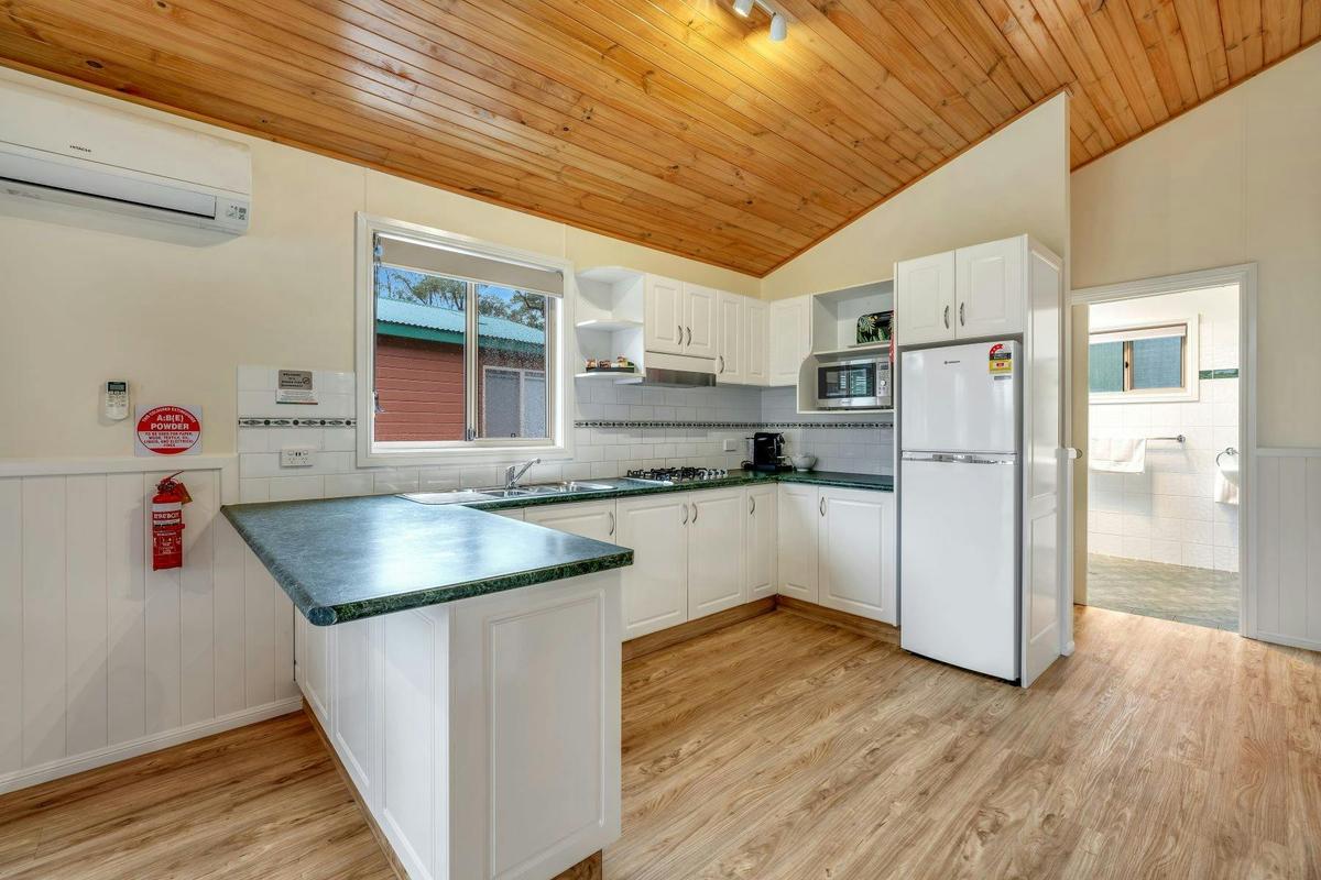 Deluxe Park View Cabin Kitchen
