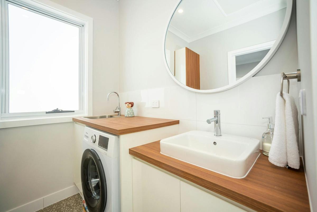 Kirsten Accommodation Parkes one bedroom villa internal laundry fully equipped