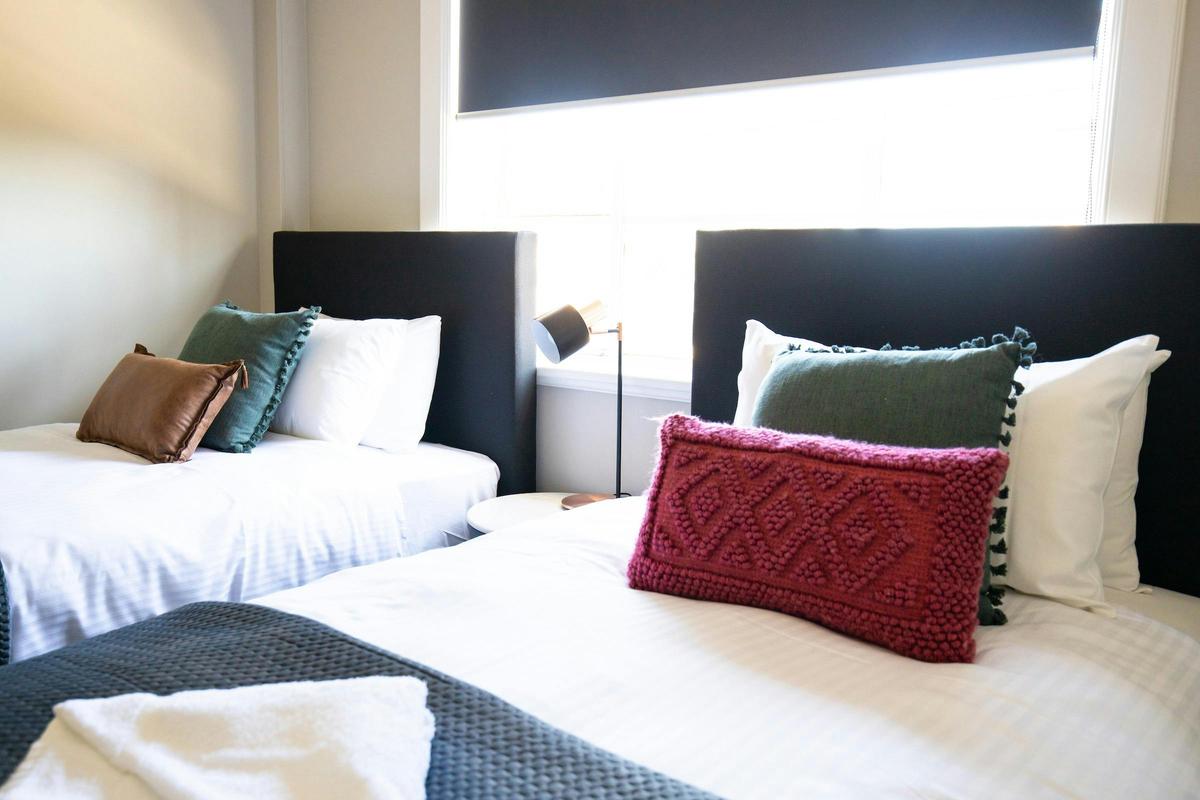 Horse and Jockey Hotel Homebush - Twin Room, Shared bathroom