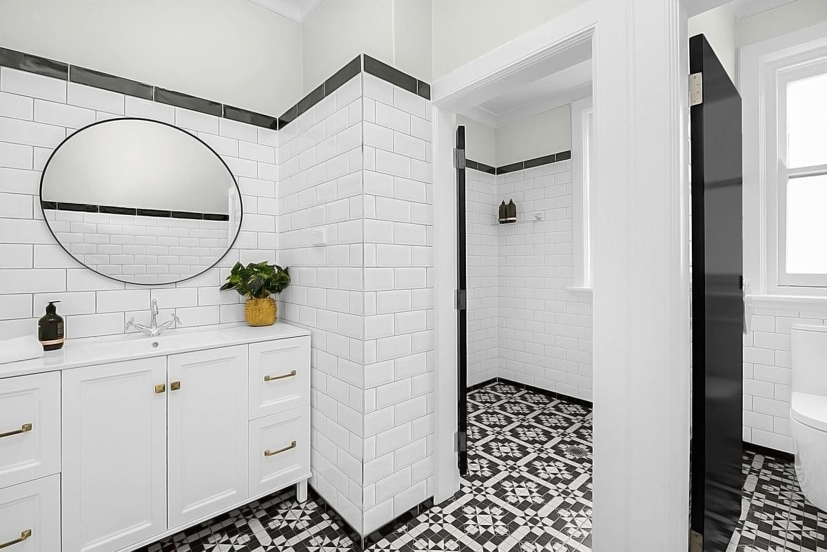 Horse and Jockey Hotel Homebush - Shared bathroom