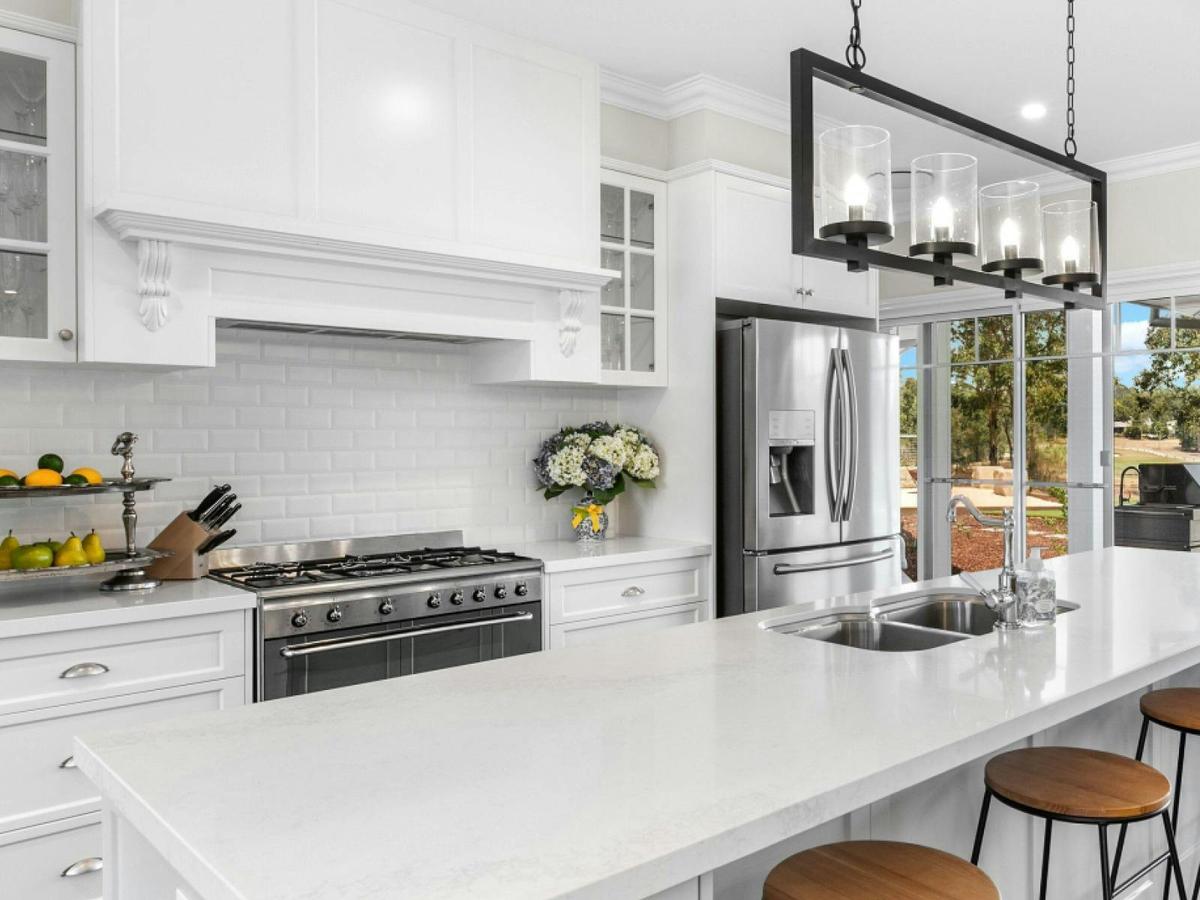 Hamptons On Figtree kitchen area