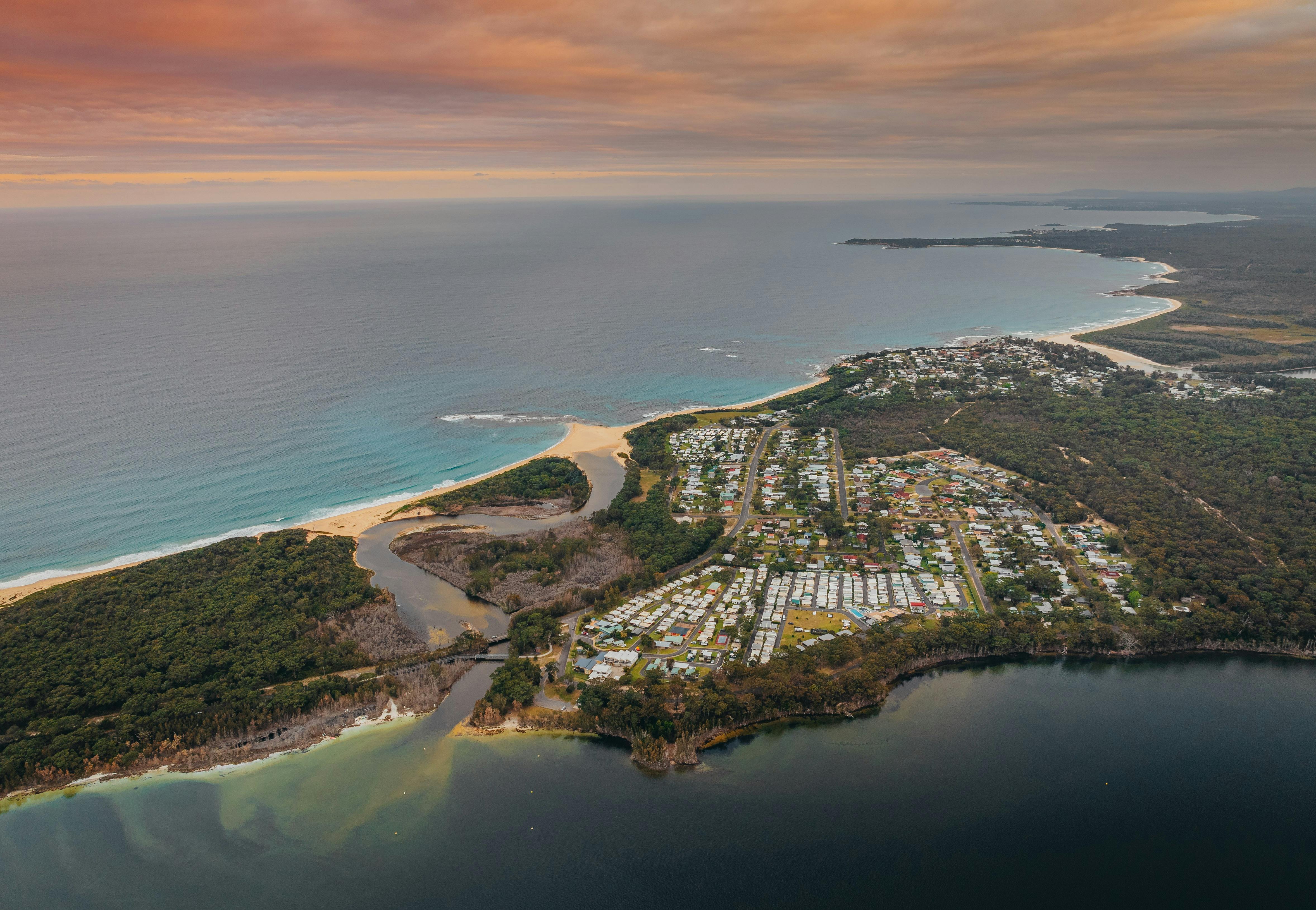 Holiday Haven Swan Lake Aerial