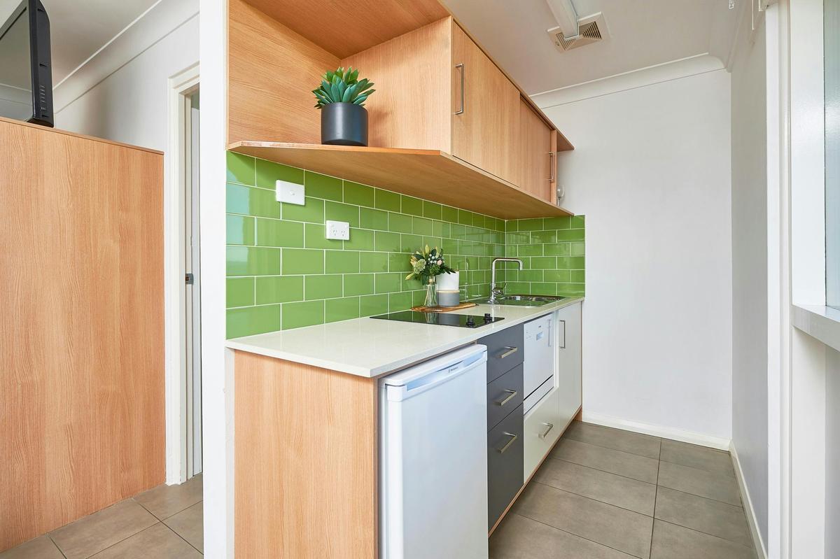 Studio Apartment: Fully equipped Kitchen