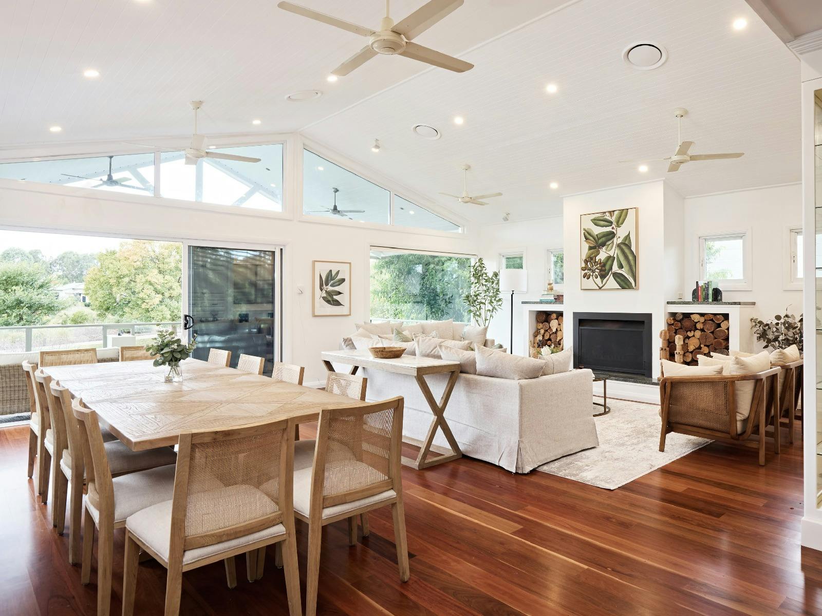 Greens On Eight dining area and lounge room with fireplace