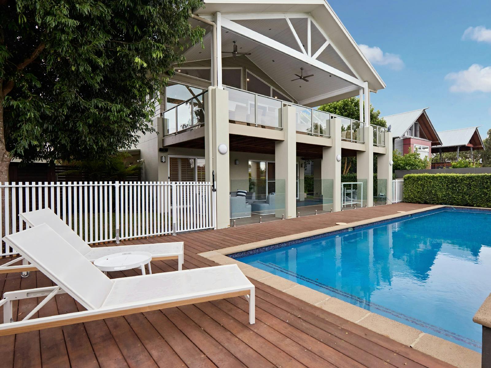 Greens On Eight pool area