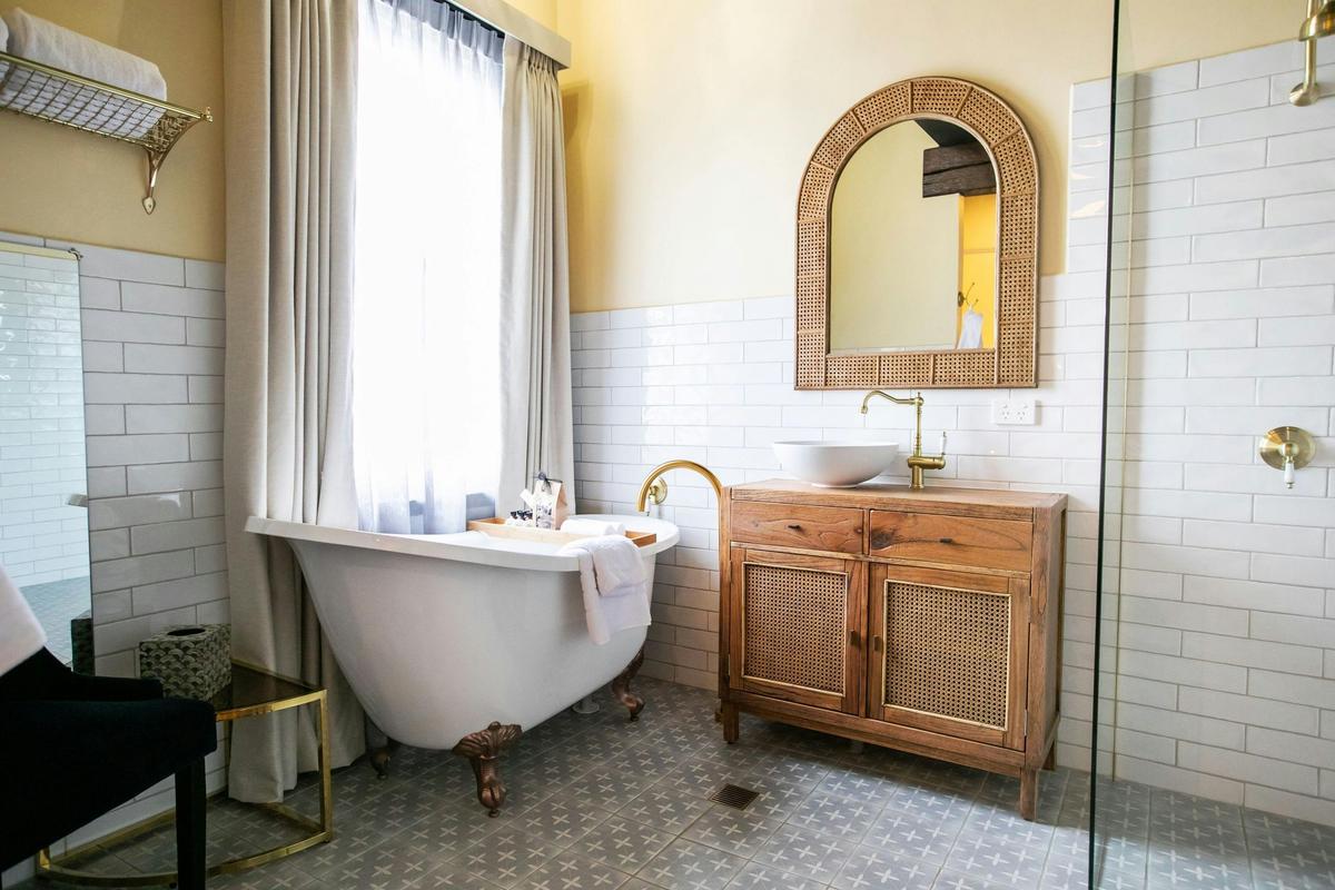 Flinders Room Bathroom