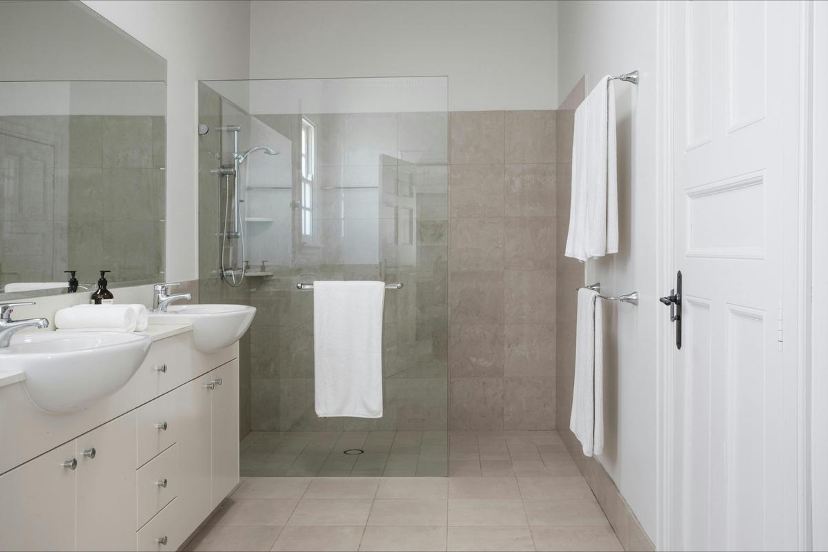 Bathroom for two people and a shower