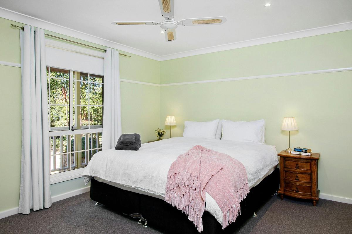 Main bedroom with en suite