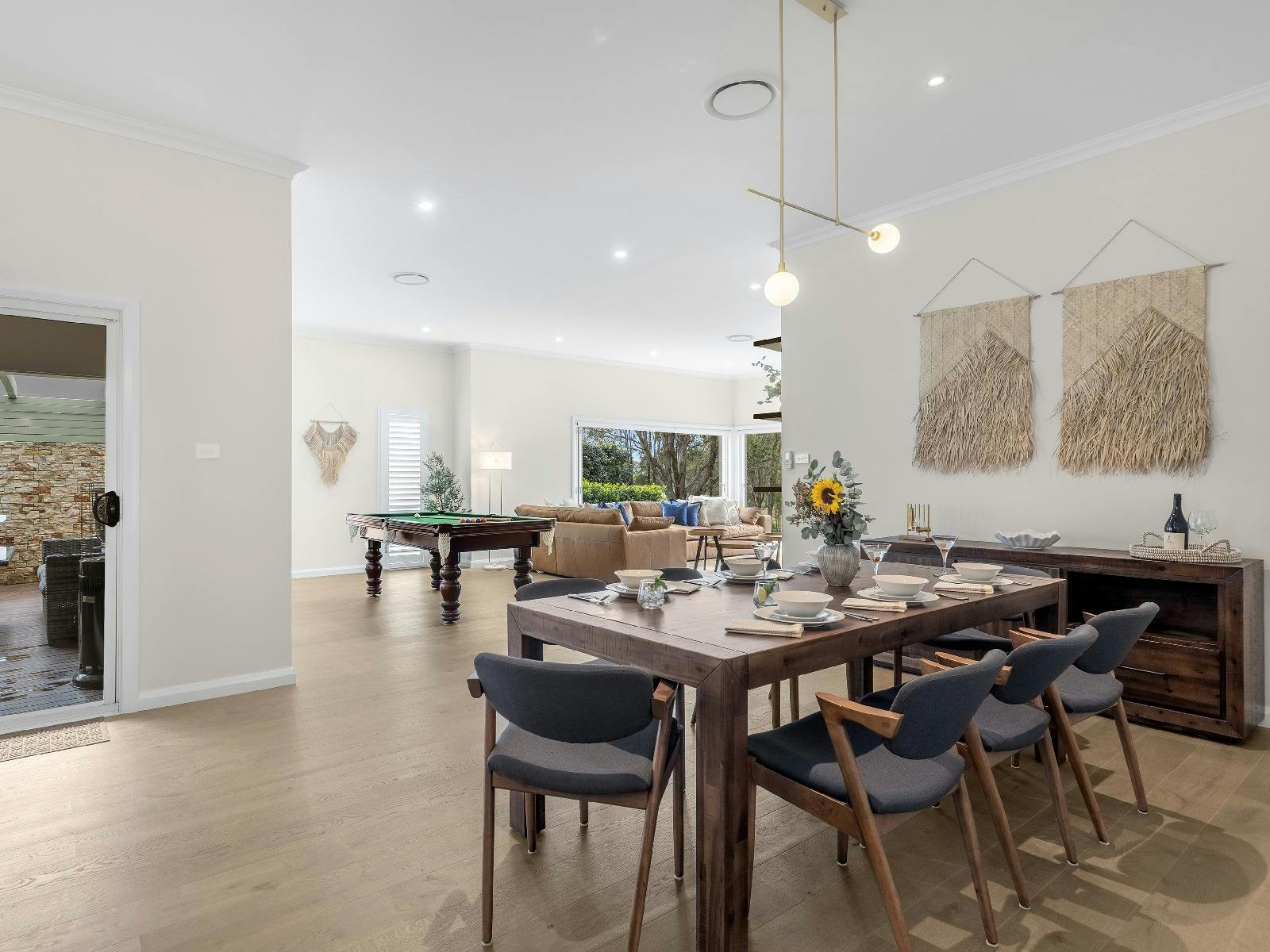 Hunter Retreat dining room and pool table