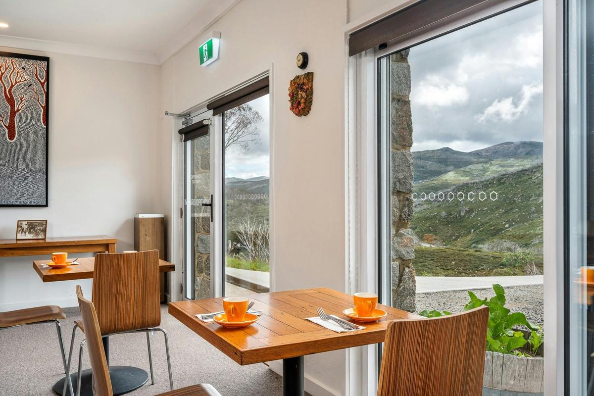 Breakfast room