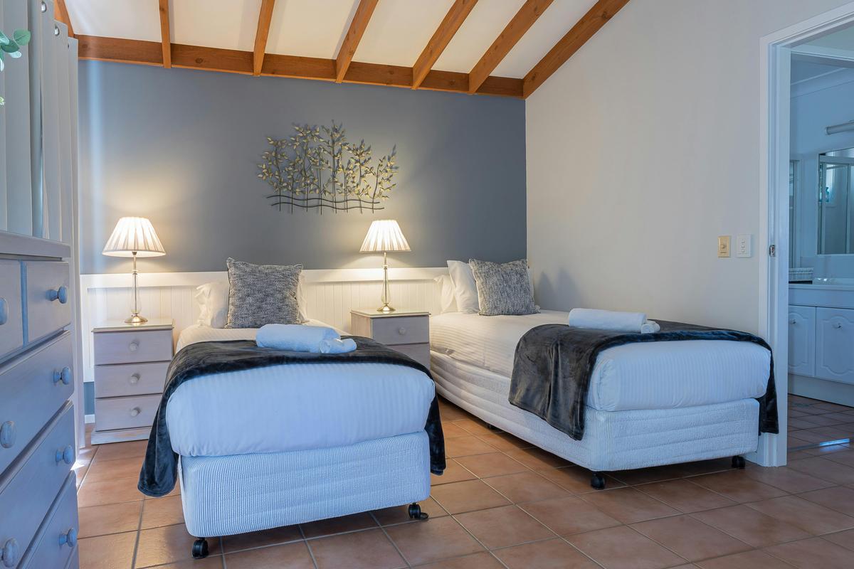 The King Bed split in the Hunter Gleann Cottage