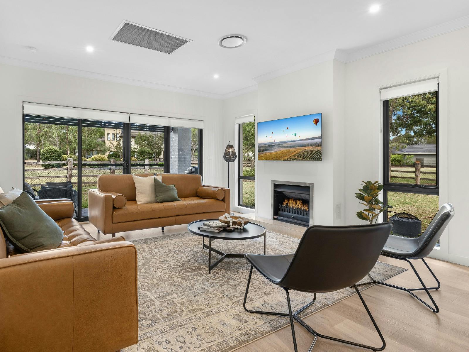 Greenview Hunter Valley lounge room with fireplace
