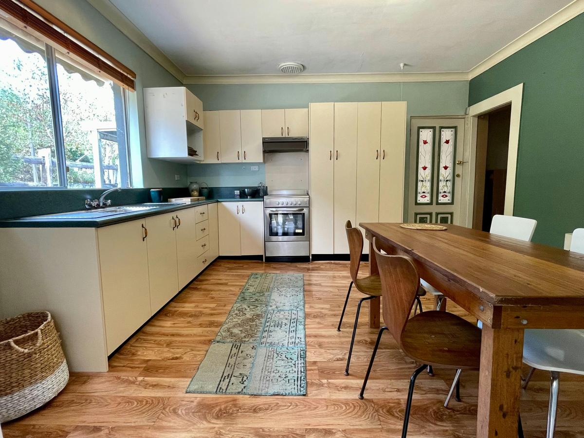 Large eat-in kitchen
