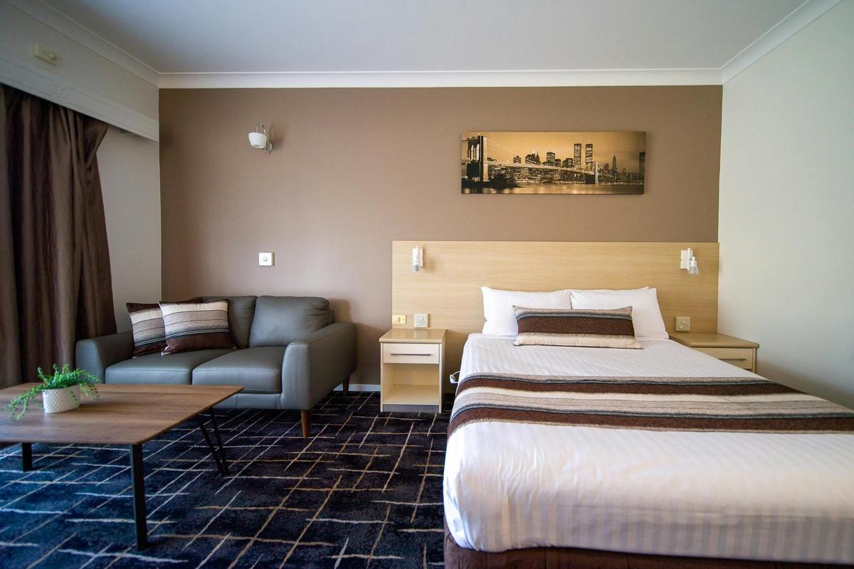 Deluxe Queen Room