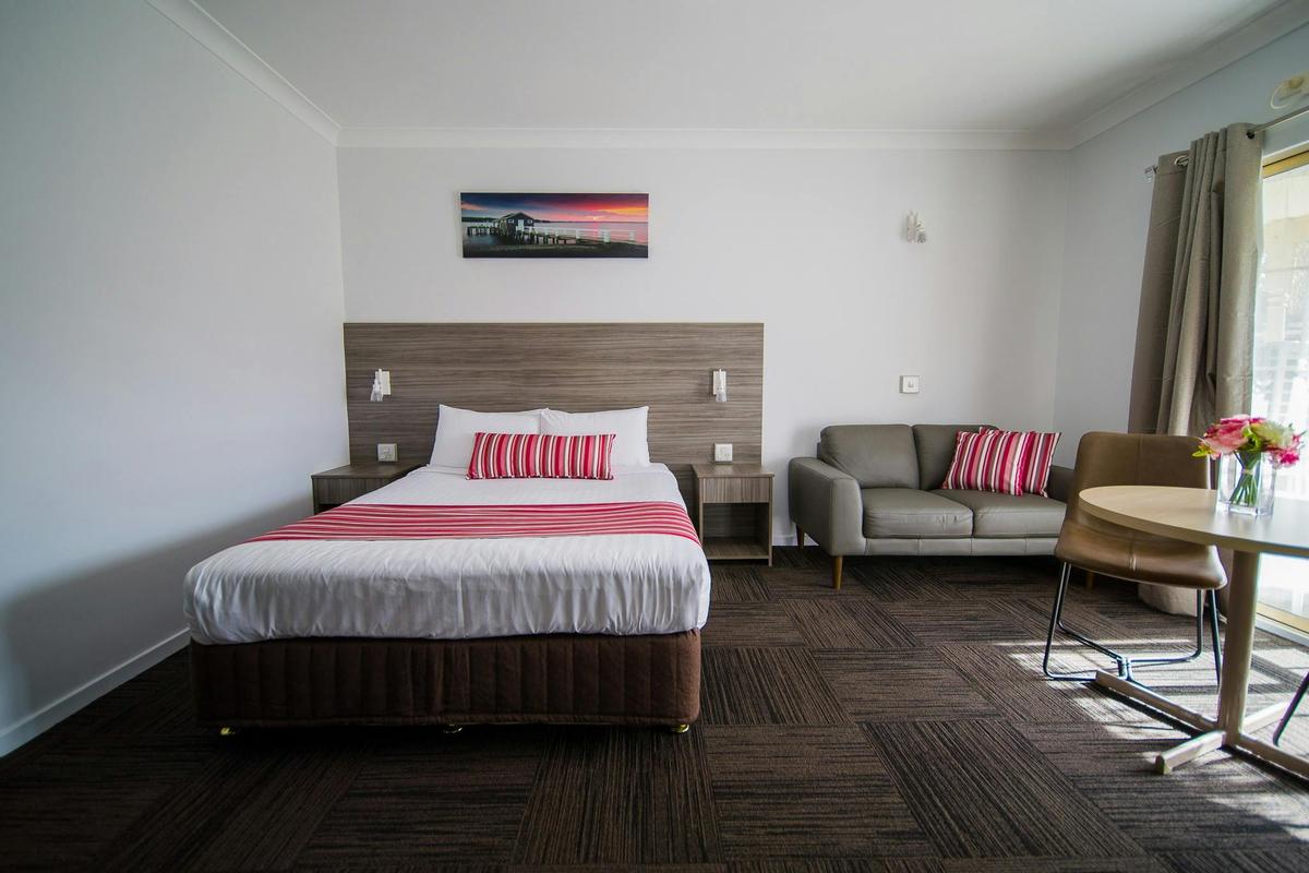 Deluxe Queen Room