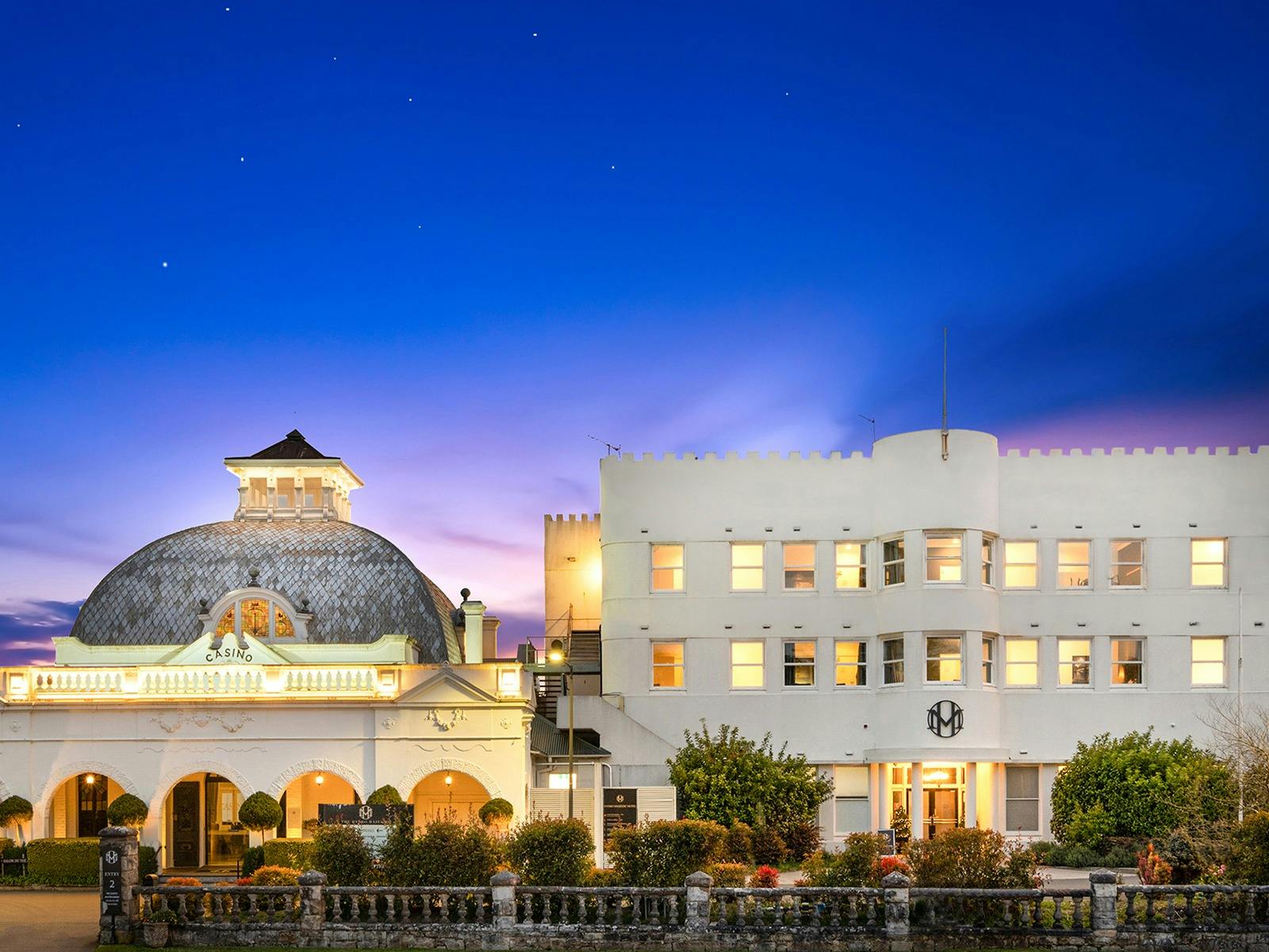 Hydro Majestic Hotel I Night