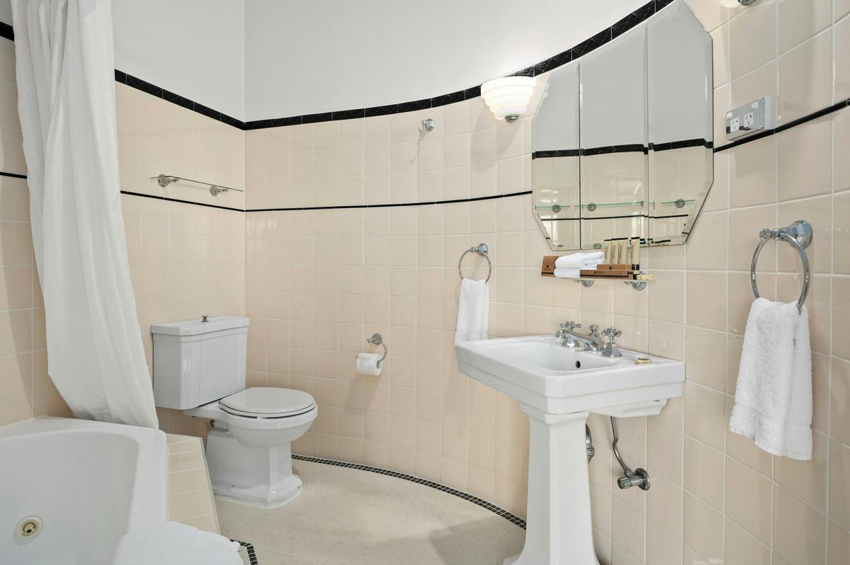 Belgravia Valley View Suite