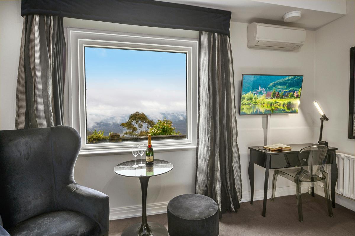 Heritage Valley View Room