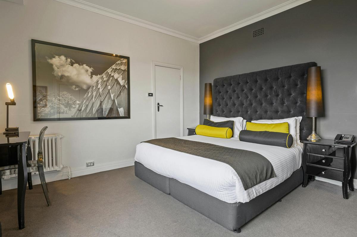 Heritage Valley View Room