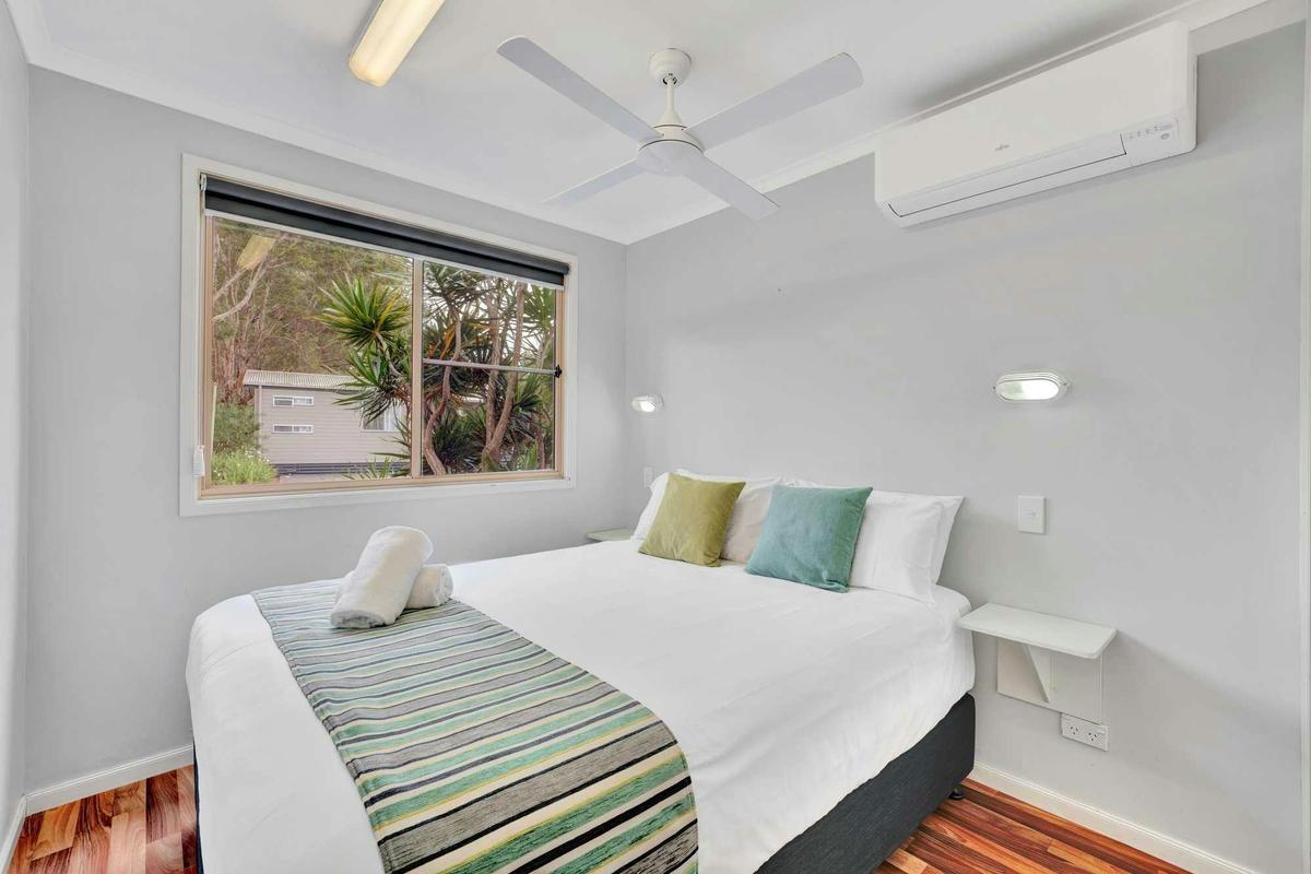 Oceanview Spa Cottage Bedroom