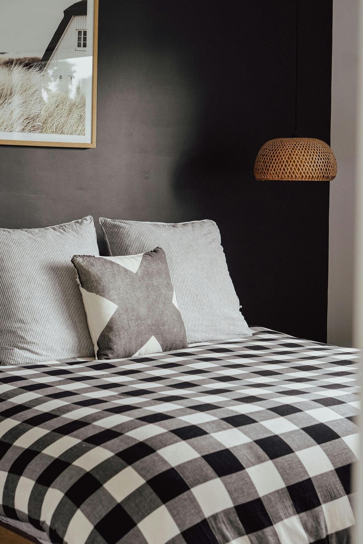 King Bed Room with ensuite