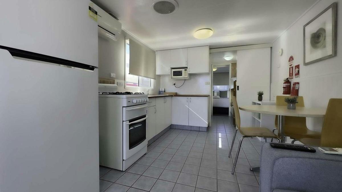 Ingenia Holidays Nambucca Heads 1 Bedroom Waterfront Cabin Kitchen