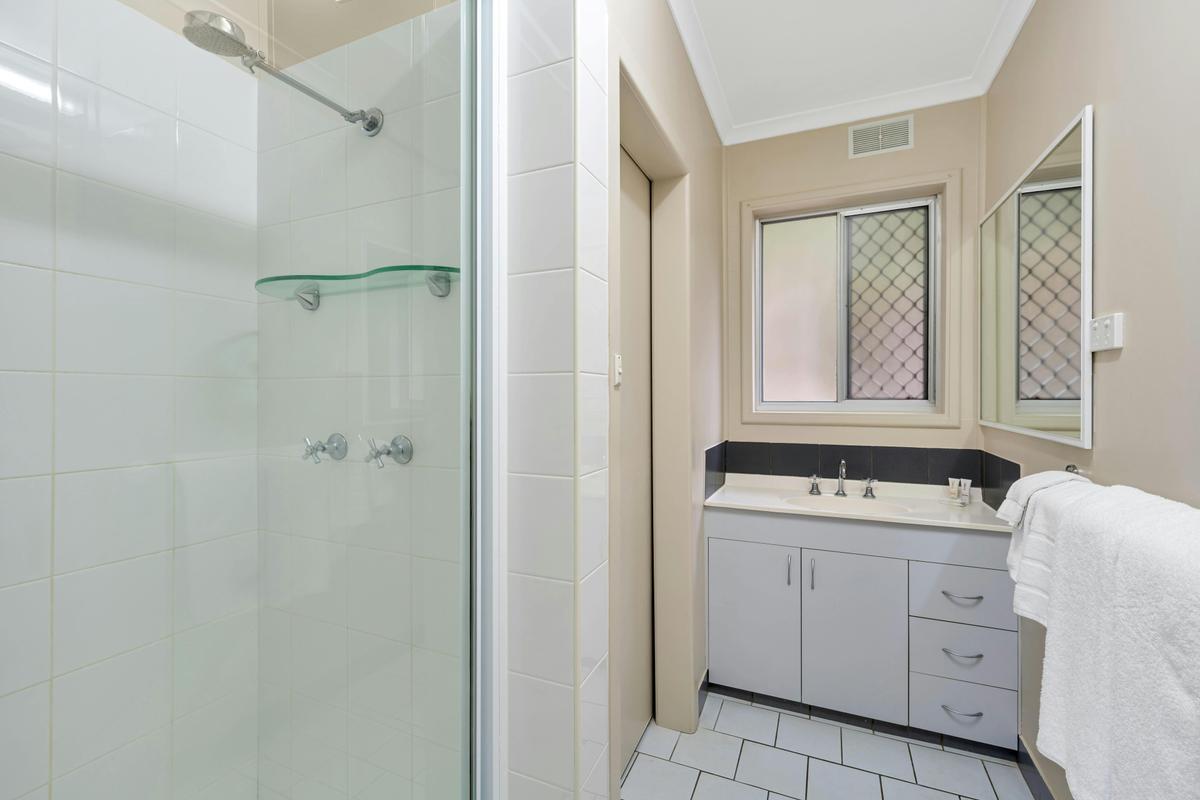 Ingenia Holidays Nambucca Heads - 1 bedroom Standard Unit Bathroom