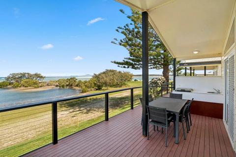 2 Bedroom Waterfront Deluxe Spa Cabin Deck